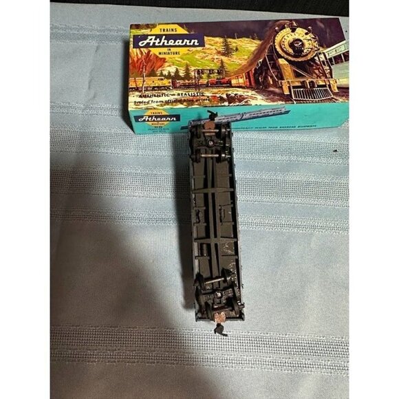 HO SCALE ATHEARN No. 1279 BALTIMORE & OHIO WORK CABOOSE WITH BOX - Picture 5 of 6